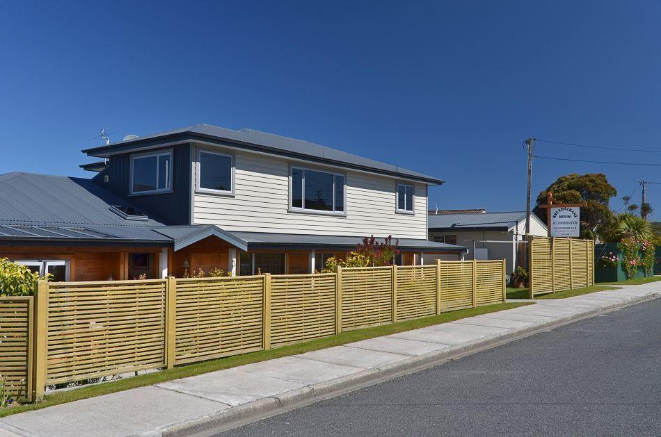 Breadalbane House Bed & Breakfast Kaka Point Exterior photo